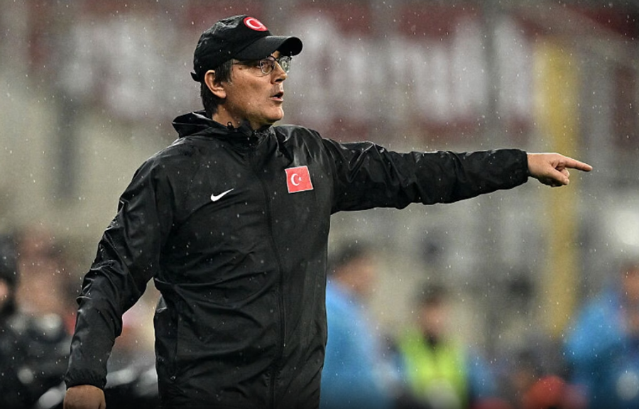 Tifozët turq kërkojnë largimin e Montella s  Dorëheqje  dorëheqje 