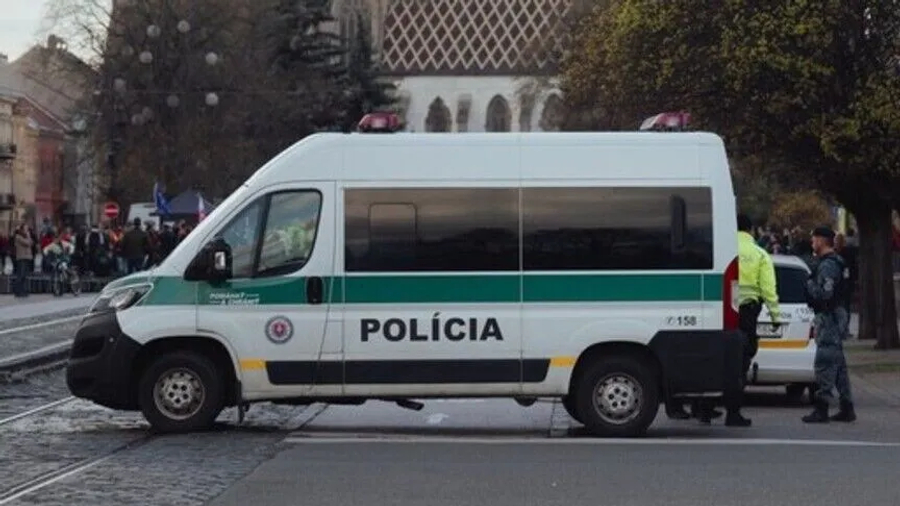 E rëndë/ Sulm me thikë në një shkollë sllovake, 1 i vdekur dhe 2 të plagosur