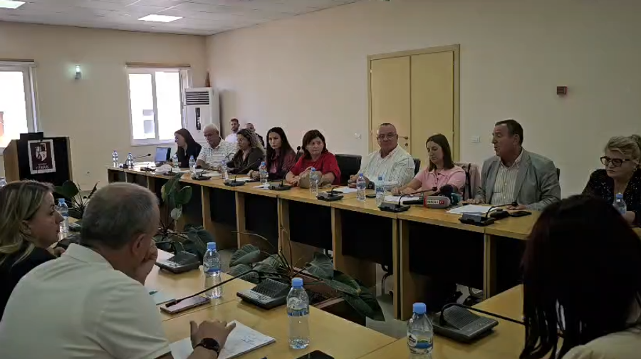 territorialja-cerriku-kunder-reformes-keshilltaret-e-ps-abstenuan-opozita-rrezon-bashkimin-me-elbasanin