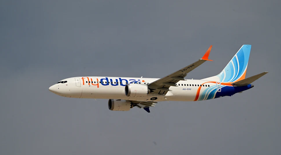 Ngjarja tronditëse  Bashkëpiloti tenton të rrëzojë avionin  e pengon piloti tjetër dhe pasagjerët