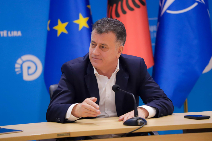 Noka  Tre shtyllat e sigurisë kombëtare janë në duart e krimit  Balluku mban Ramën  për fyti 