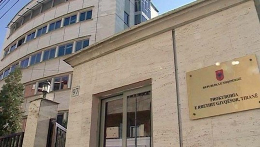 EMRAT  Blenë automjetin duke shpërdoruar detyrën  prokuroria çon në gjyq administratorin dhe drejtuesit e FAF sh a 